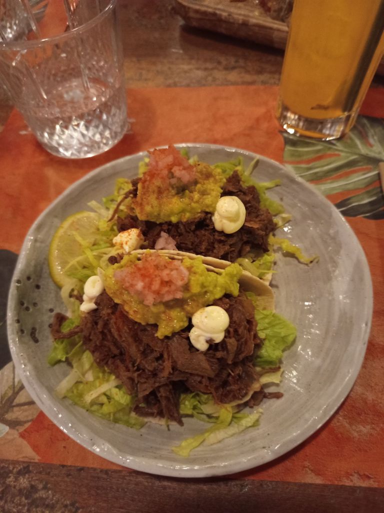 Pueblo Chido, Nea Smyrni