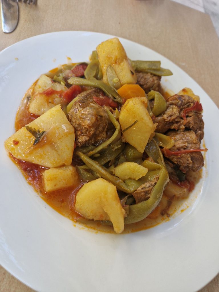 Το κορίτσι της γειτονιάς