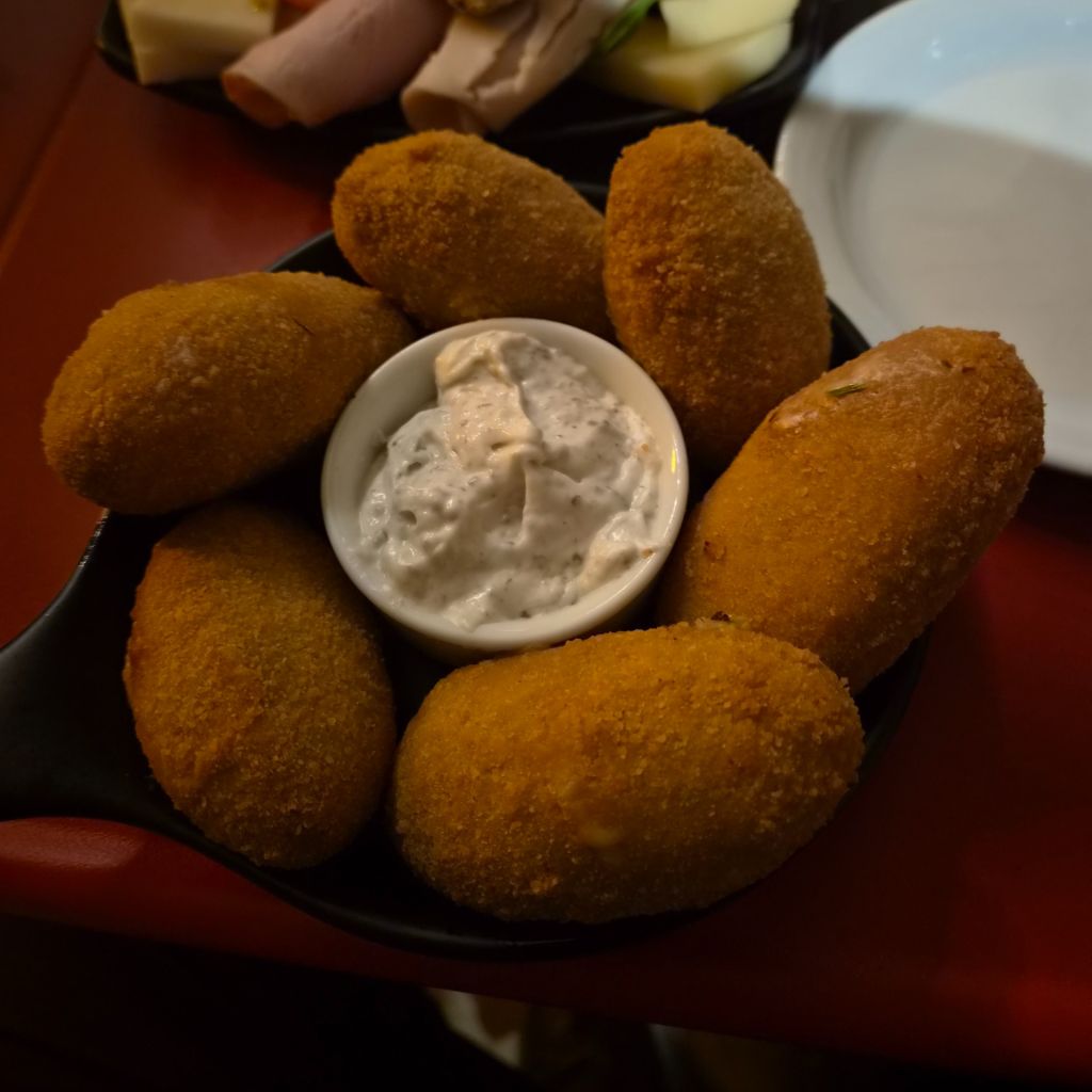 BARΘELONA TAPAS BAR ATHENS
