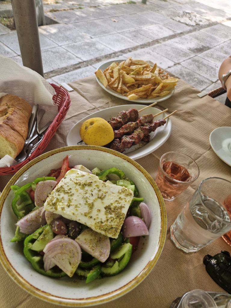 ουζερί μεζεδοπωλείο Ο Πάνος