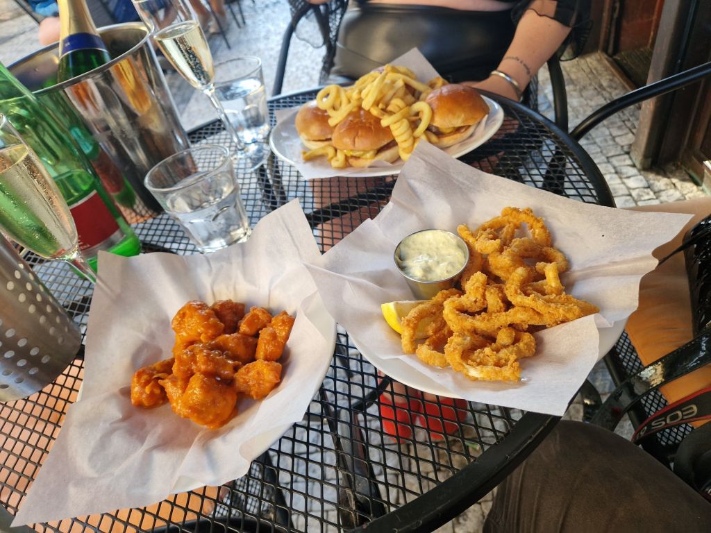 Hooters